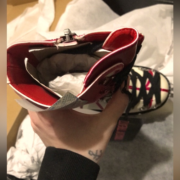 Dolls Kill Scream Queen traitor blood boots - Picture 3 of 7